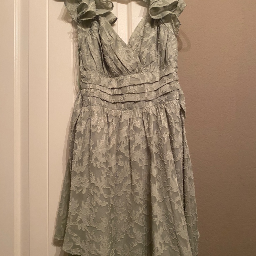 Green Dress - lace - Picture 3 of 4